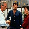 El mañana nunca muere : foto Michelle Yeoh, Pierce Brosnan, Roger Spottiswoode