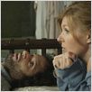 Conception : foto Connie Britton, Jason Mantzoukas