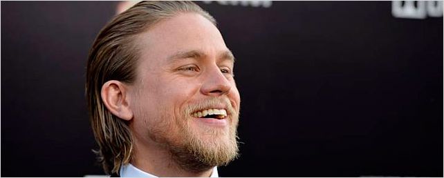 Charlie Hunnam quiere ver cómo ha quedado 'Cincuenta sombras de Grey' Charlie Hunnam quiere ver cómo ha quedado 'Cincuenta sombras de Grey'