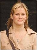 Nicholle Tom