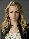 Britt Robertson Papel: Sophia Danko