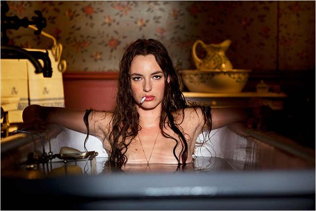 Foto de Louise Bourgoin en la película Adèle y el misterio de la momia