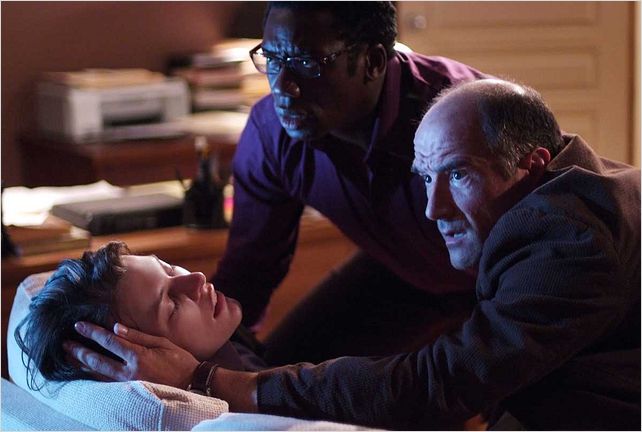 La cuarta fase : foto Elias Koteas, Milla Jovovich, Olatunde Osunsanmi