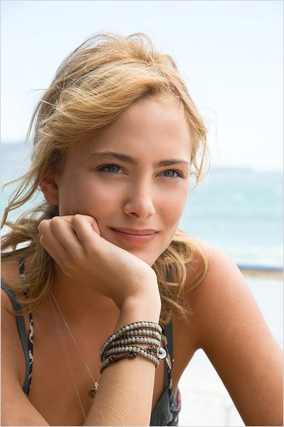 El invitado : Foto Daniel Espinosa, Nora Arnezeder