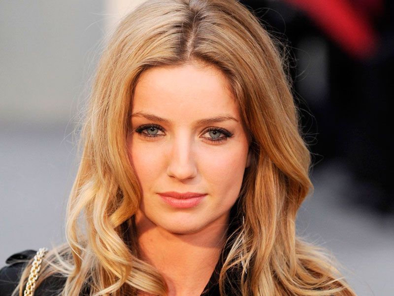 Annabelle Wallis